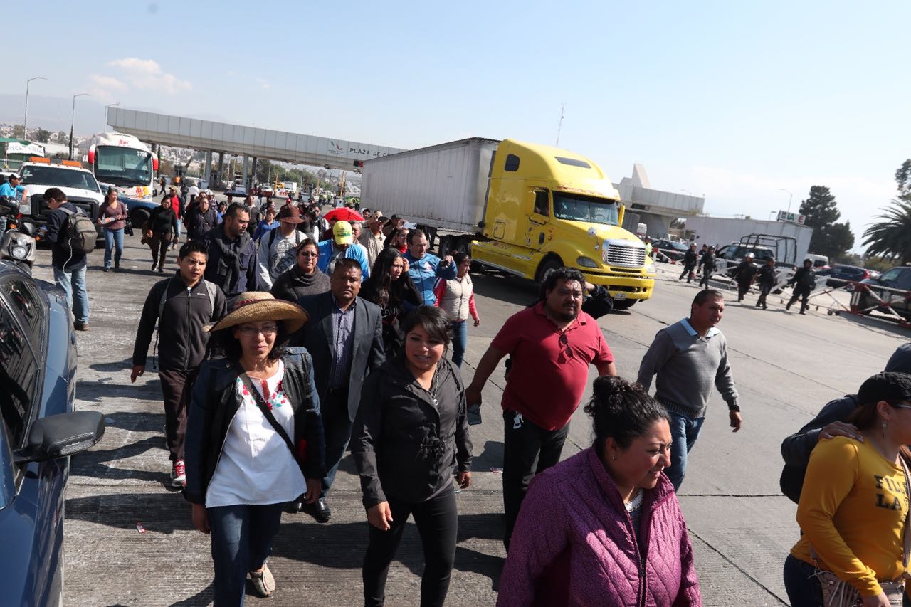 Manifestantes se retiran de la caseta de San Marcos - El Universal