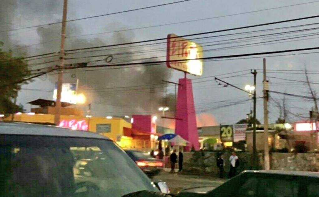 Reportan incendio en Walmart de Miguel Ángel de Quevedo - El Universal