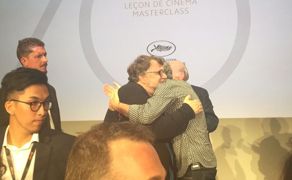 Del Toro acude a clase de Alfonso Cuarón en Cannes - El Universal
