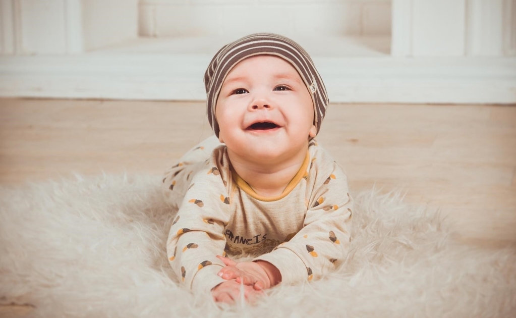 Los bebés respiran altos niveles de suciedad cuando gatean, según estudio