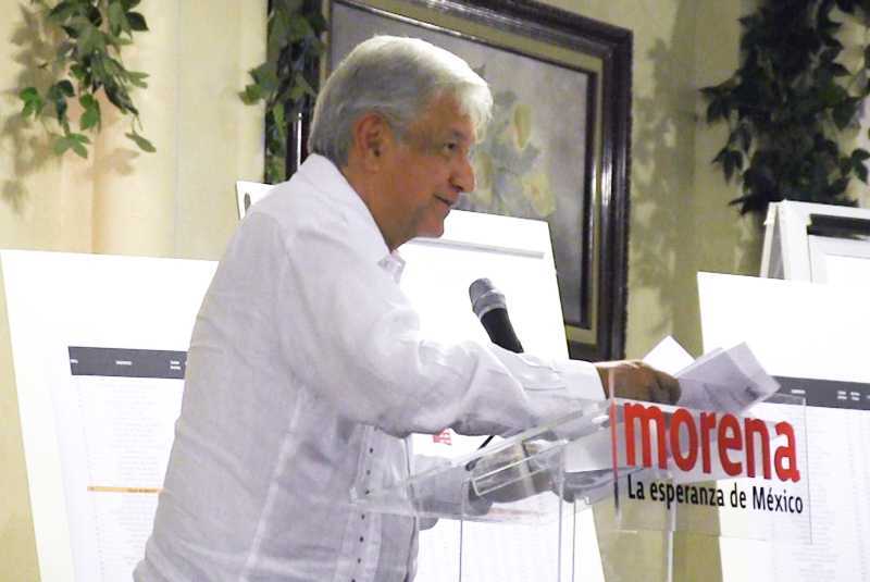  El precandidato presidencial de Morena-PES-PT, Andrés Manuel López Obrador