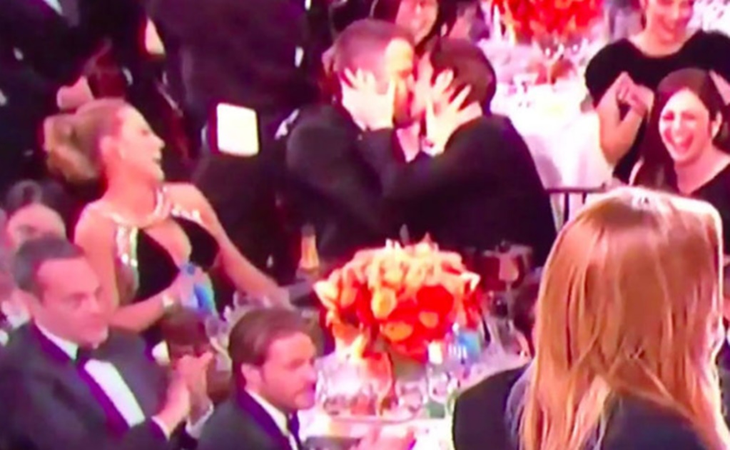 Globos de Oro 2017: El beso de Ryan Reynolds y Andrew Garfield