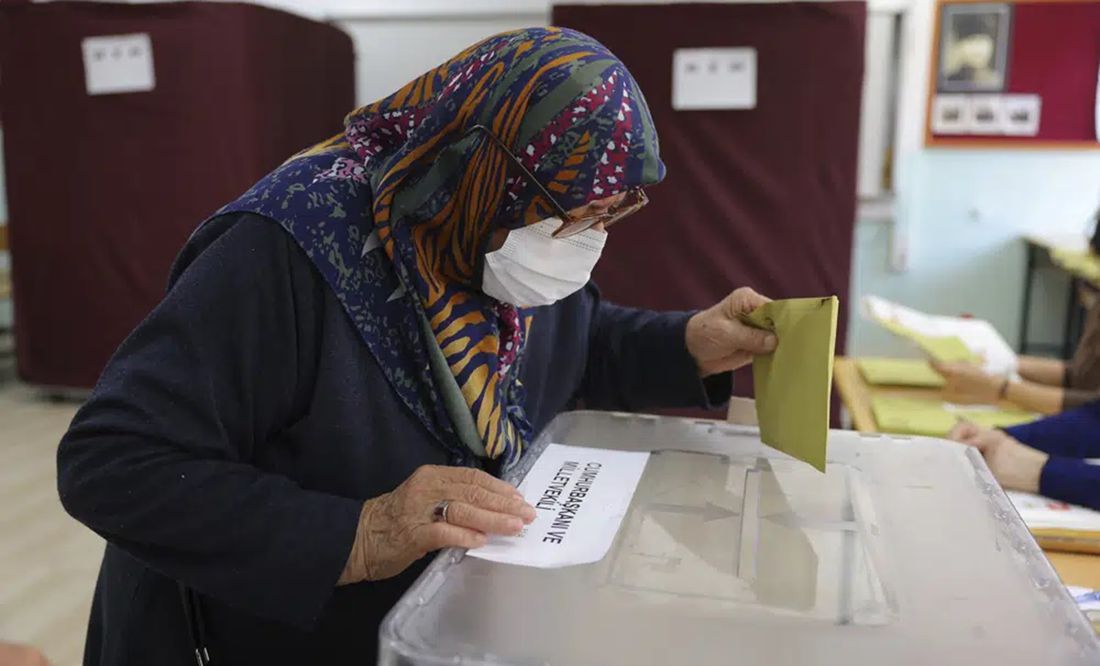 Cierran colegios electorales en Turquía; no se reportan incidentes