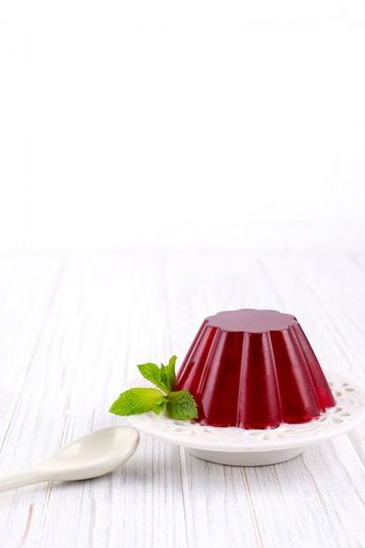 Descubre cómo preparar gelatina para estimular el colágeno de manera natural. Fuente: Freepik.