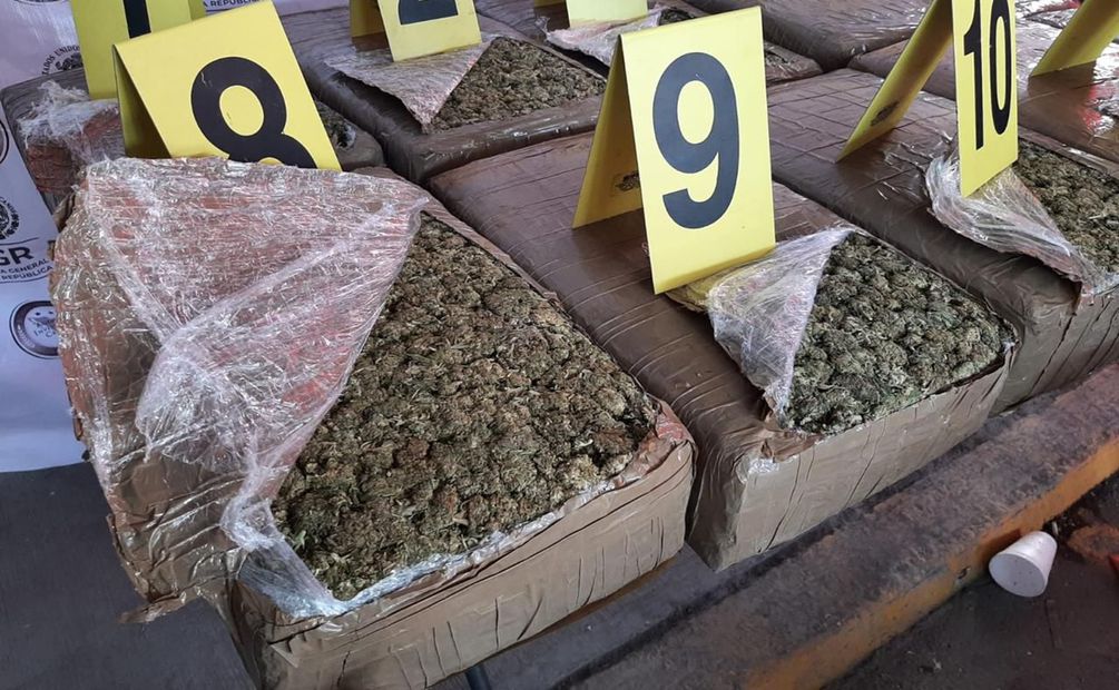 FGR asegura casi 1.5 toneladas de marihuana y 2.1 kilos de metanfetamina. Foto: Especial