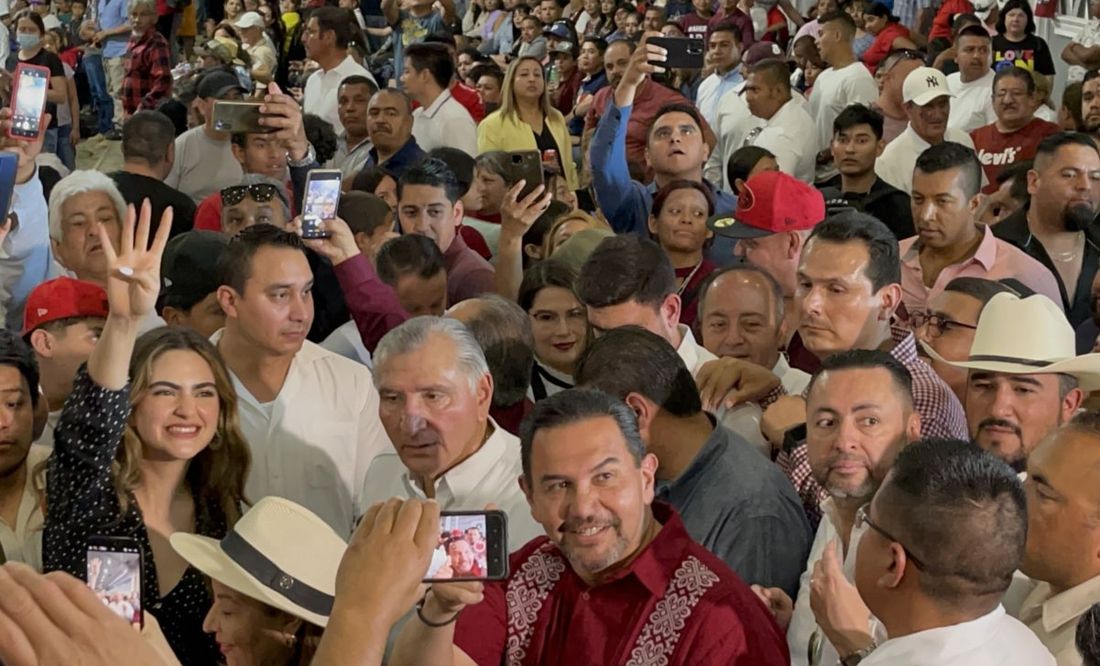 Reciben en Ciudad Juárez a Adán Augusto López al grito de “¡presidente, presidente!”