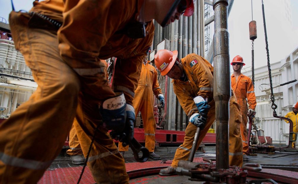 Las estadísticas petroleras de Pemex en el penúltimo mes muestran una producción, sin incluir la de sus socios, de un millón 837 mil barriles por día, lo que representó un aumento de 3.3% con respecto al millón 778 mil barriles que se produjeron en igual mes de 2022. Foto: Pemex