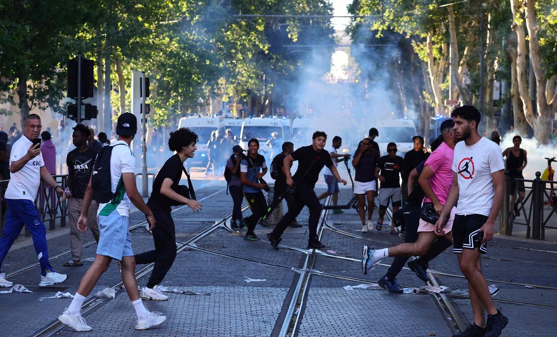 Disturbios en Francia: policías y manifestantes chocan en Marsella; prevén más enfrentamientos nocturnos