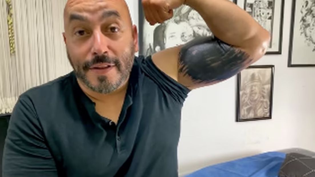 Luipillo Rivera elimina el tatuaje de Belinda. Foto: Instagram oficial.
