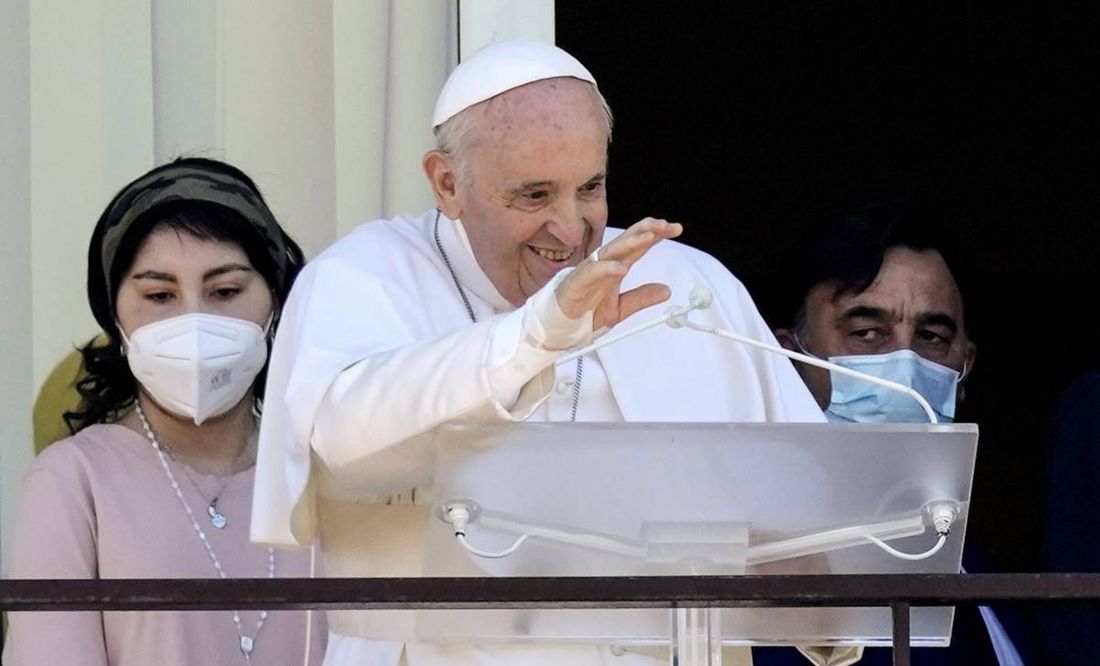 Papa Francisco 'está bien, despierto, consciente' y bromeó tras su operación, afirma cirujano