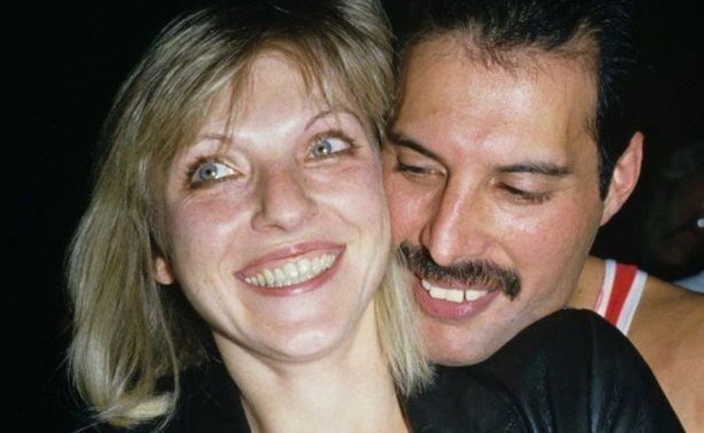 Mary Austin y Freddie Mercury. Fuente: Twitter @aqueenofmagic