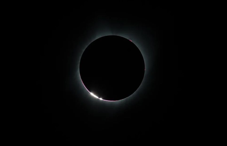 Recomendaciones para conductores durante el eclipse solar 2024. Foto: NASA