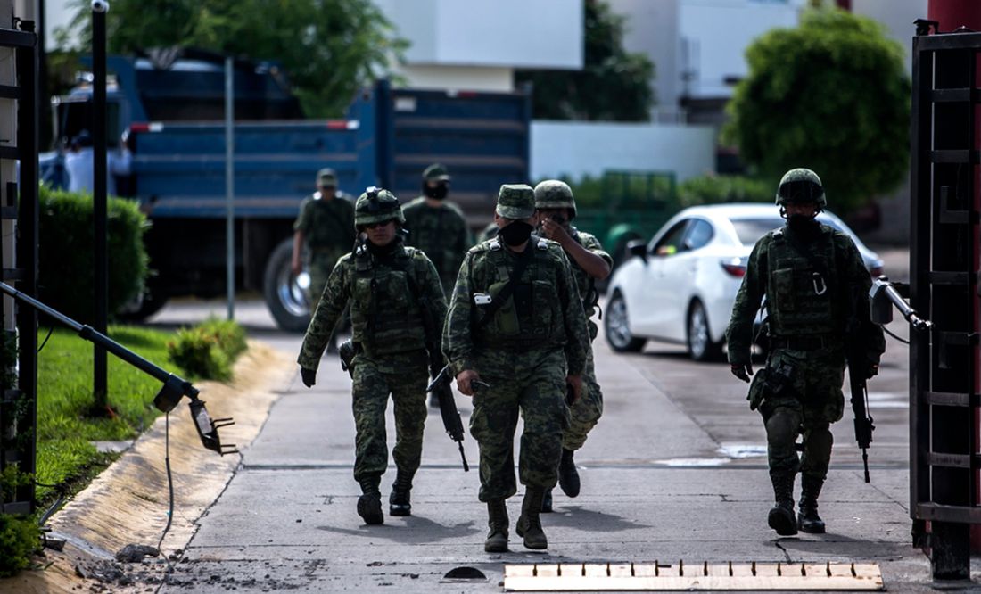Grupo armado trata de sustraer a detenido; policías lo impiden en Culiacán, Sinaloa