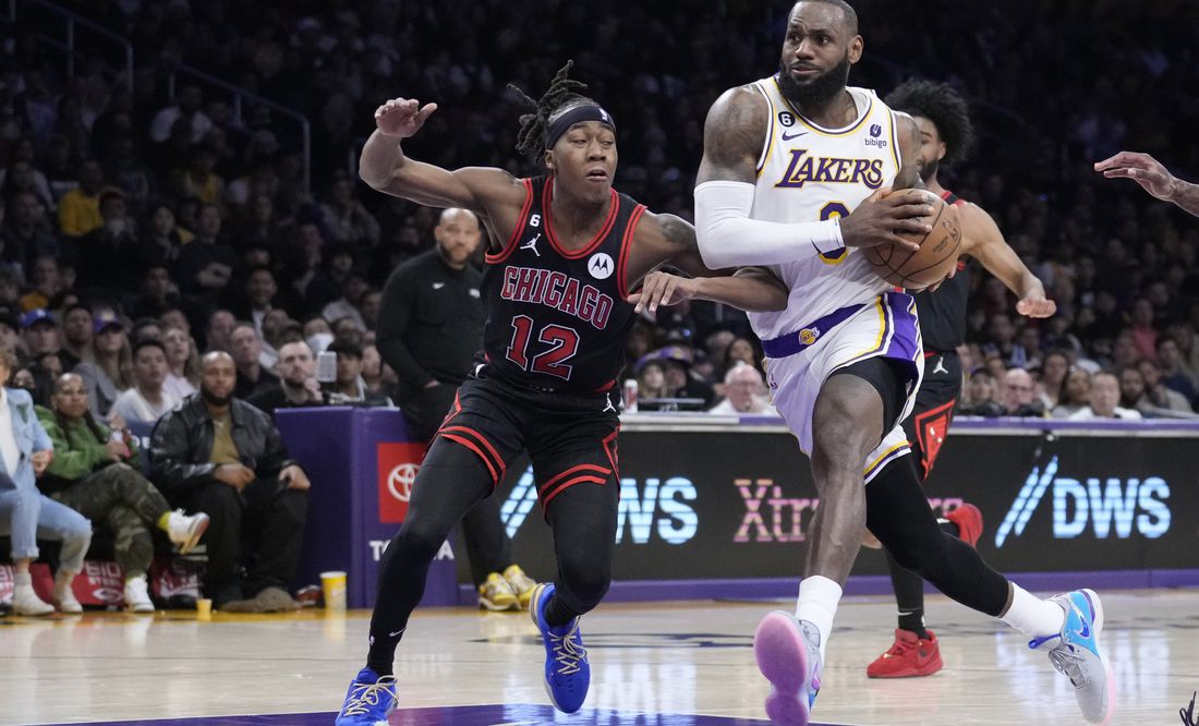 NBA: Los Lakers caen ante Chicago Bulls en el regreso de LeBron James