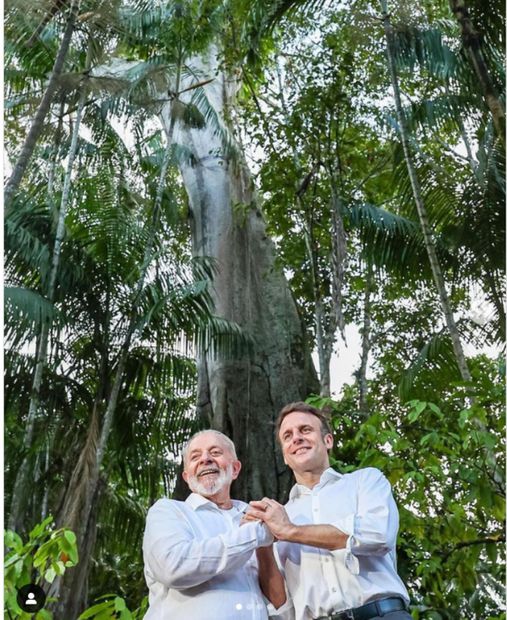 "¿Ensayo de boda?": Esta foto de los presidentes Luiz Inácio Lula da Silva y Emmanuel Macron, de Brasil y Francia, en la isla Combu, cerca de Belem, estado de Pará, en Brasil, desató memes. FOTO: INSTAGRAM