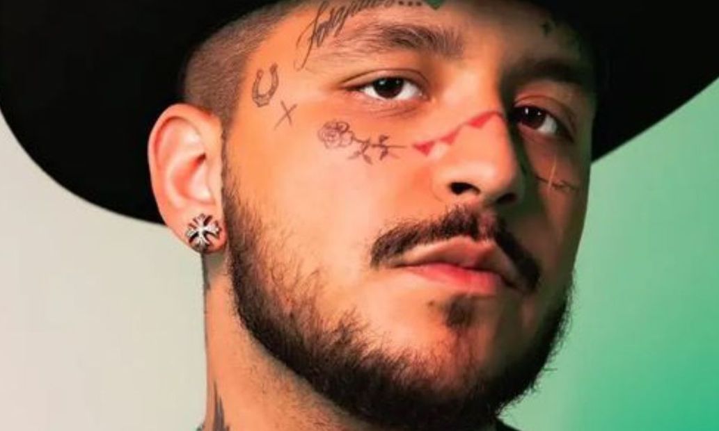 Christian Nodal ama los tatuajes, pero considera que algunos ya son parte de su pasado. Fuente: Instagram @encantadatabasco