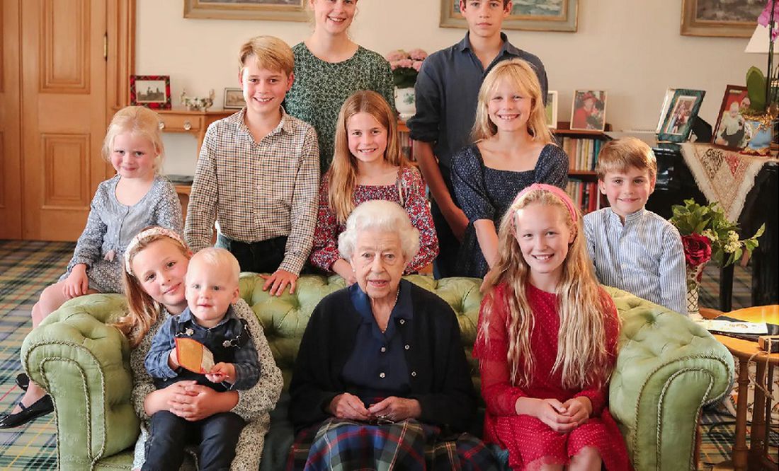 Revelan foto nunca antes vista de la reina Isabel II en lo que habría sido su cumpleaños 97