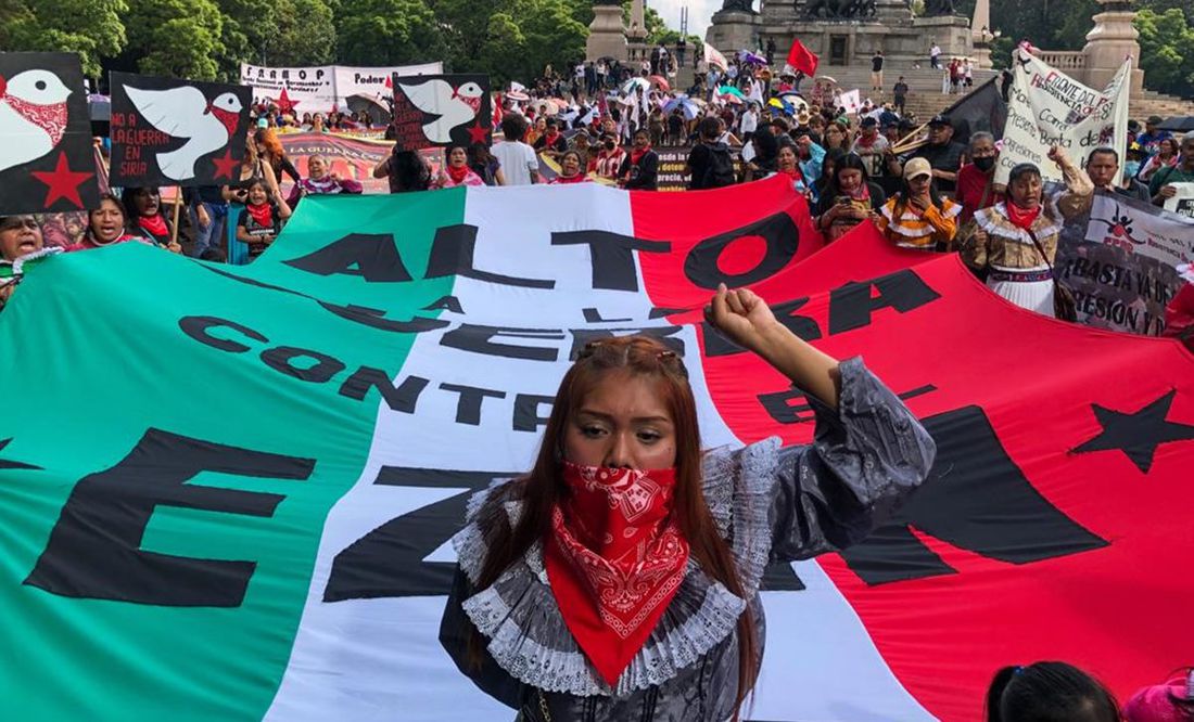 Organizaciones en apoyo al EZLN se concentran frente a Palacio Nacional