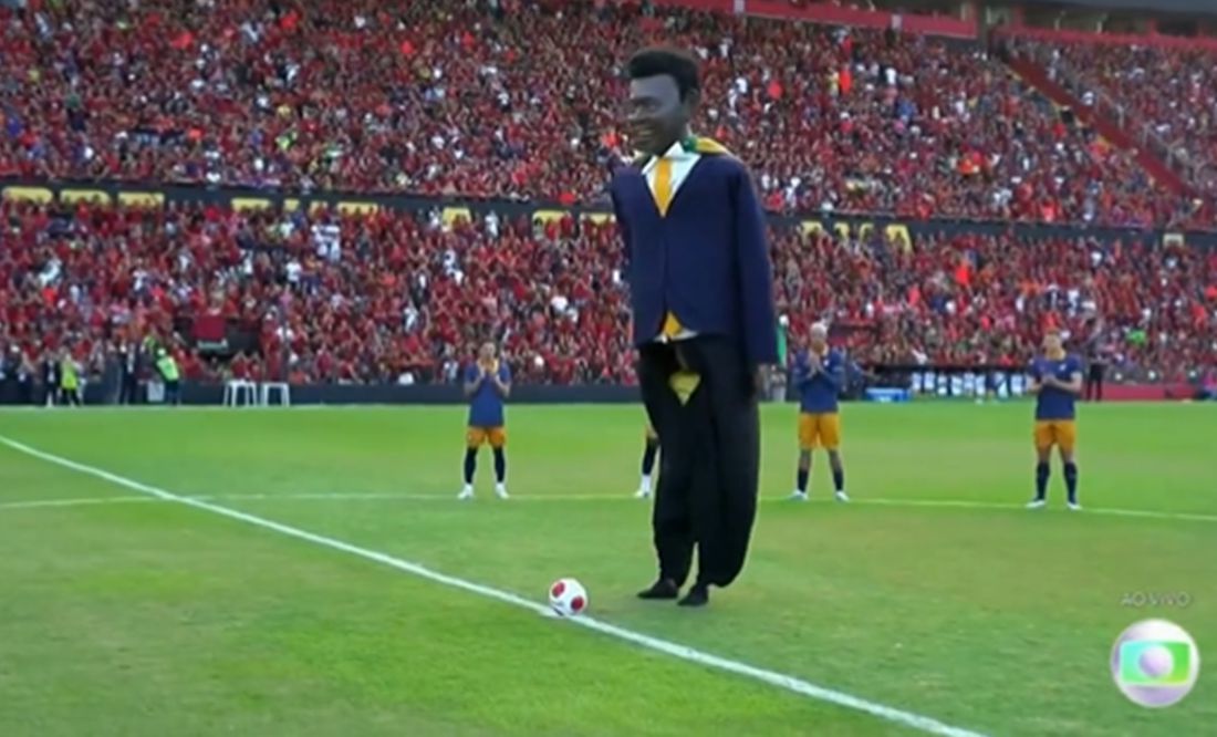 El extraño homenaje a Pelé que provocó risas en todo el mundo gracias a un pequeño detalle en el diseño