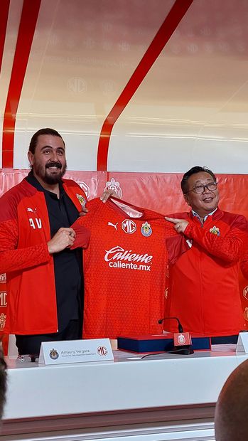 La firma automotriz firmó un patrocinio con el equipo de Guadalajara.