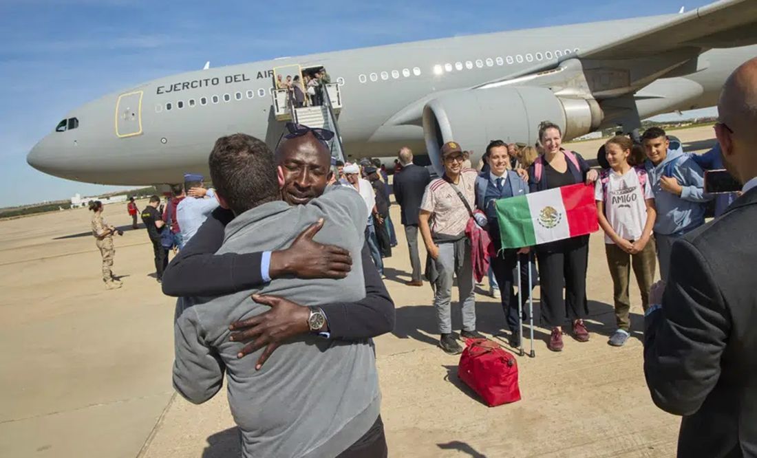 ¿Qué países están evacuando a sus ciudadanos de Sudán?