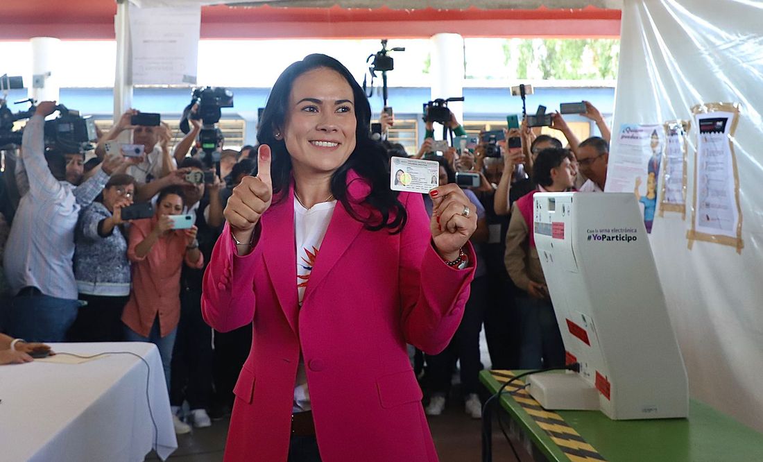 'Contenta, emocionada y lista'; Alejandra del Moral vota en Cuautitlán Izcalli; se dirige a Toluca