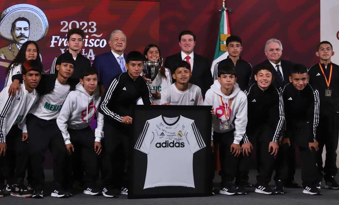 AMLO felicita a niños de Nuevo León tras ganar el Desafío Mundial Madrid 2023