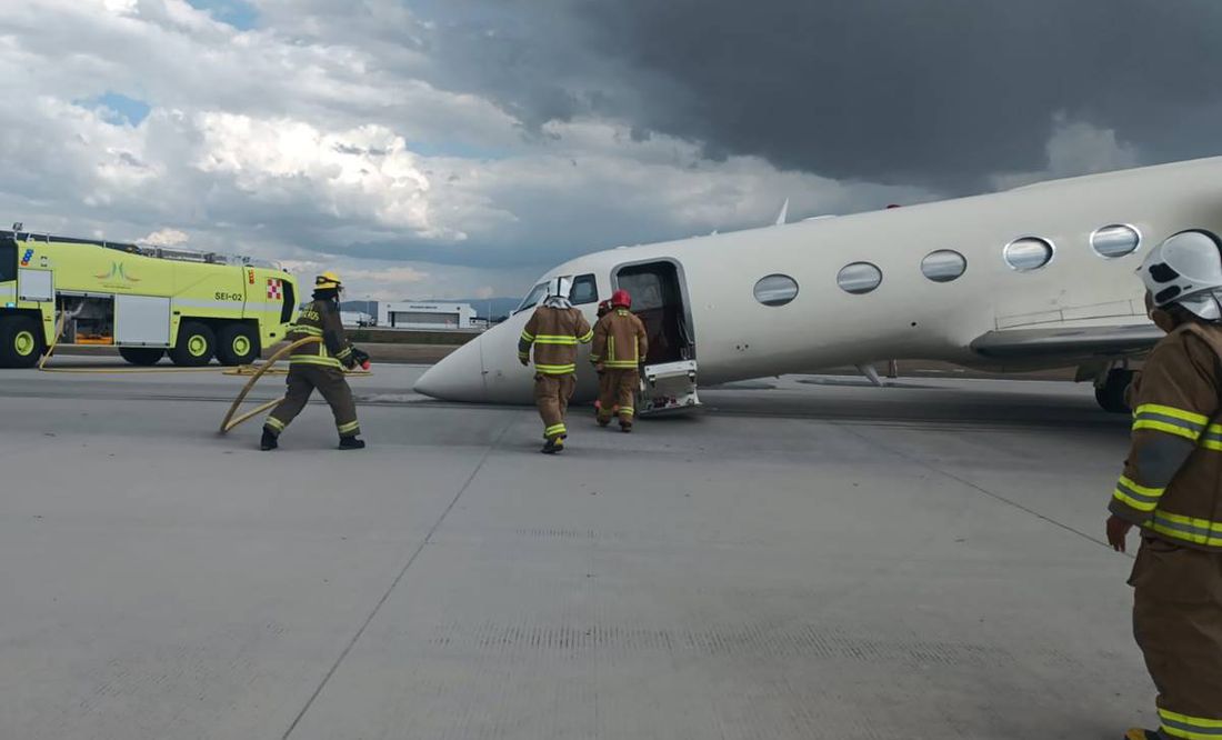 Avión de la FGR presenta fallas en tren de aterrizaje y por lo que llegó de emergencia en el AIFA / Foto: Especial