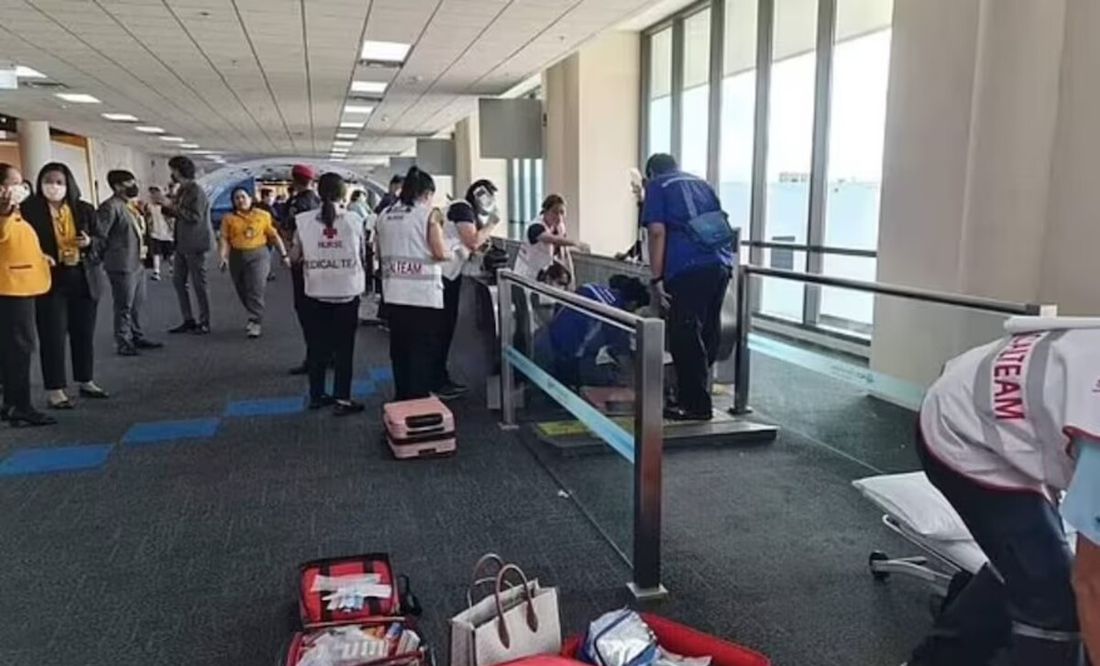 Horror en el aeropuerto de Bangkok: Mujer pierde una pierna al quedar atrapada en una cinta mecánica