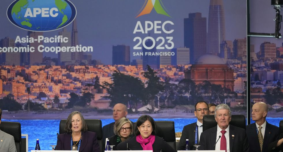 Ministros de APEC debaten sobre comercio, cadenas de suministro y entorno empresarial