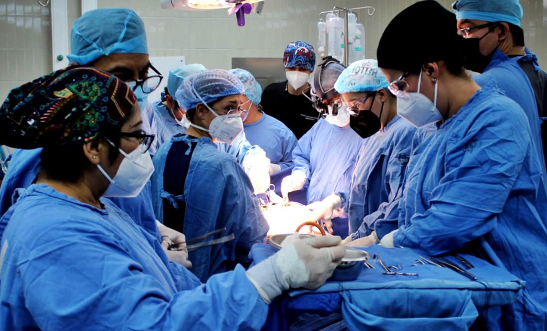 Suman 700 médicos especialistas cubanos trabajando en México: AMLO