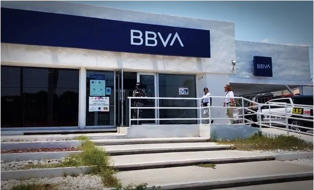 VIDEO: ¡A mazazos! Asaltan banco en Saltillo