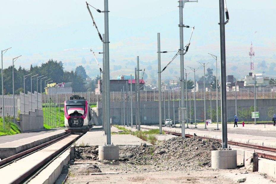 Quiere AMLO trenes eléctricos paraprimeras siete rutas  de pasajeros