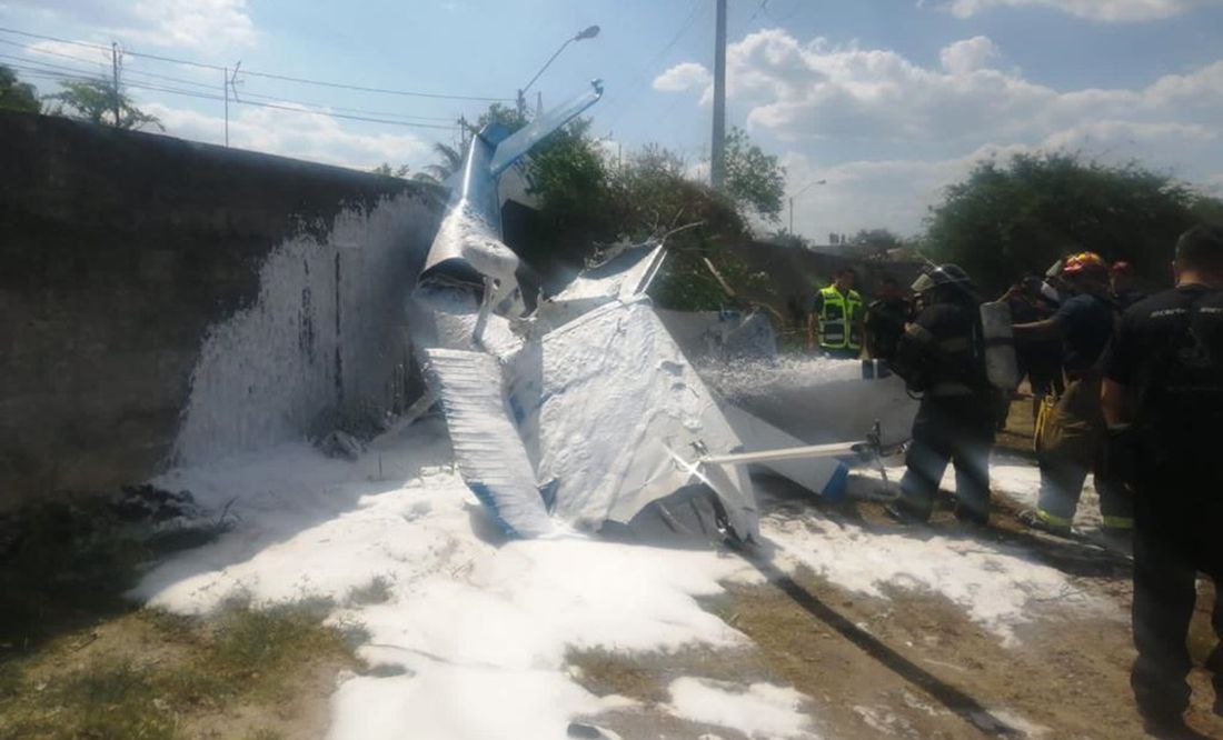 Desplome de avioneta deja dos lesionados en Mérida, Yucatán
