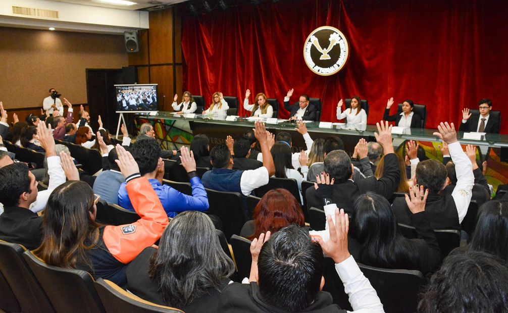 La Asamblea aprobó por unanimidad la propuesta, para que ocupe el cargo en sustitución de Guillermo Mendoza Cavazos, quien había presentado su renuncia. Foto: Especial.