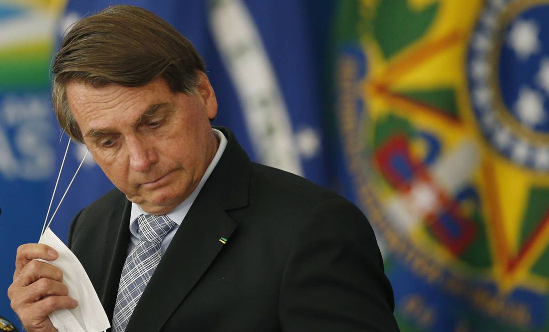 Registran casa de Bolsonaro por caso de falsos certificados de vacuna contra Covid