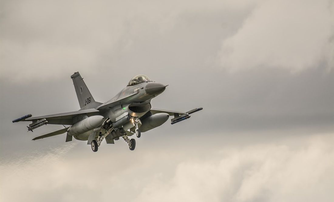 Biden apoya el entrenamiento de pilotos ucranianos en aviones F-16
