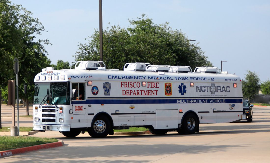 Confirman nueve muertos y 7 heridos tras tiroteo en mall de Texas