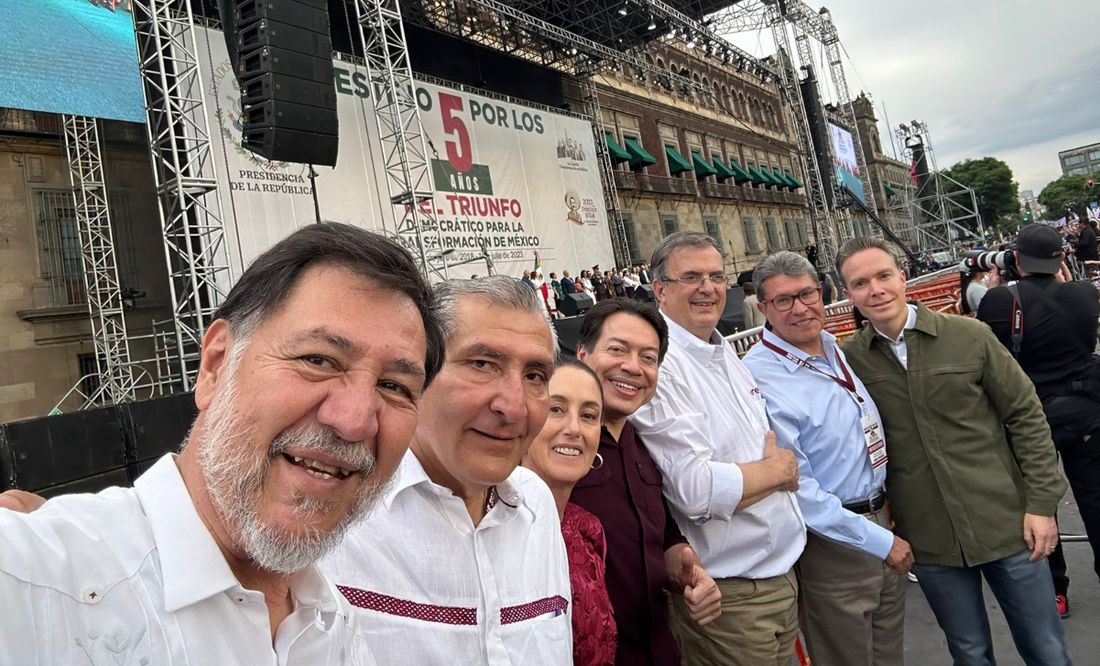 'Corcholatas' presidenciables presumen foto juntos en evento de AMLO