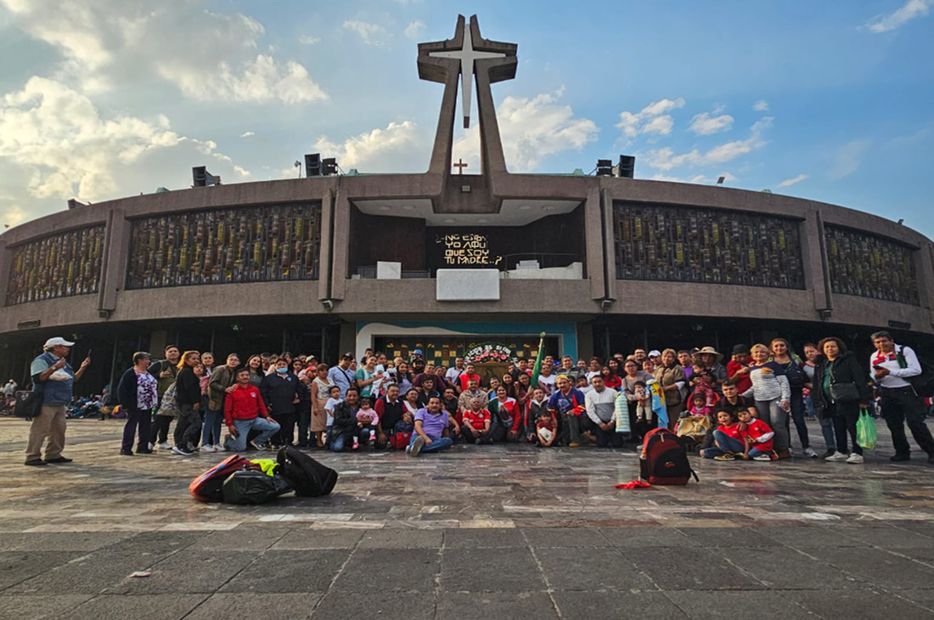 Cientos de peregrinos provenientes de estados como Veracruz, Yucatán, Oaxaca y Campeche ya han llegado a la Ciudad de México para celebrar el Día de la Virgen de Guadalupe en La Villa. Foto: Jorge Medellín