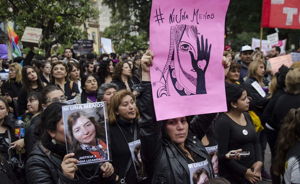 Mujeres en Argentina protestan contra los feminicidios. (Foto: Xinhua)