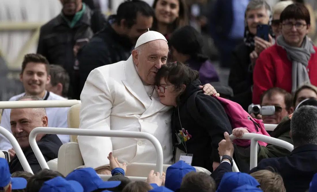 Hospitalizan al papa Francisco para un 'control de rutina'