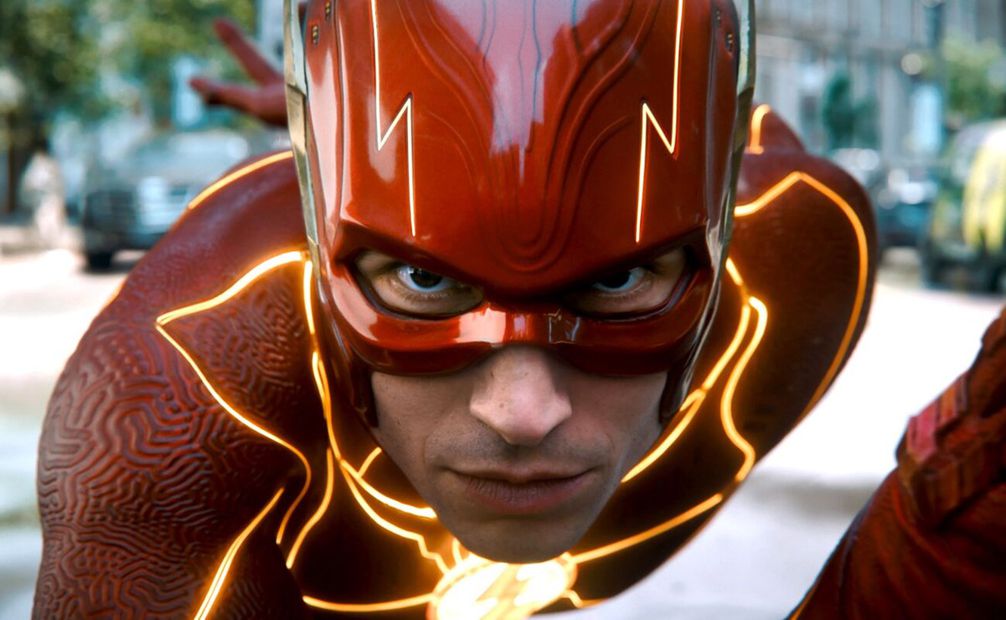 Ezra Miller como el superhéroe Flash. Foto: Warner Bross Pictures / DC Comics