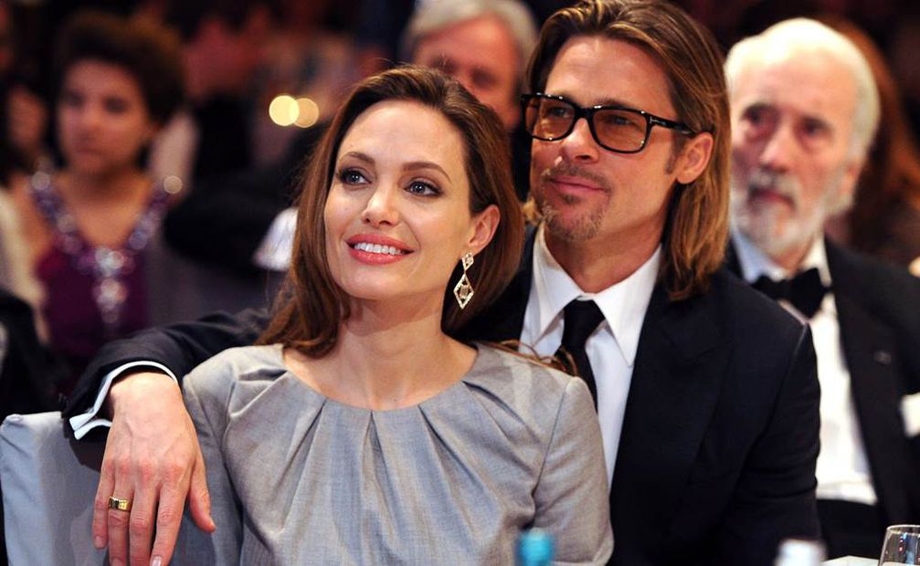 Los tiempos felices entre Angelina Jolie y Brad Pitt habrían terminado, entre otros motivos, por el alcoholismo del actor. FOTO: Archvo/EFE.