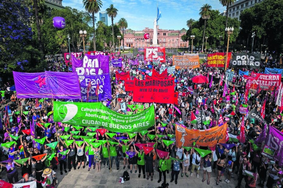 Mujeres se manifestaron en Argentina contra la violencia de género. Foto: Tomas Cuesta | AFP