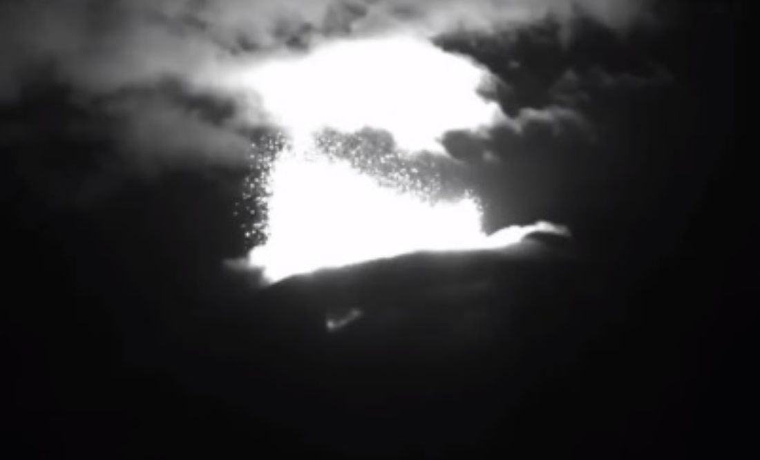 VIDEO: Así fue la explosión del Popocatépetl la madrugada de este jueves 