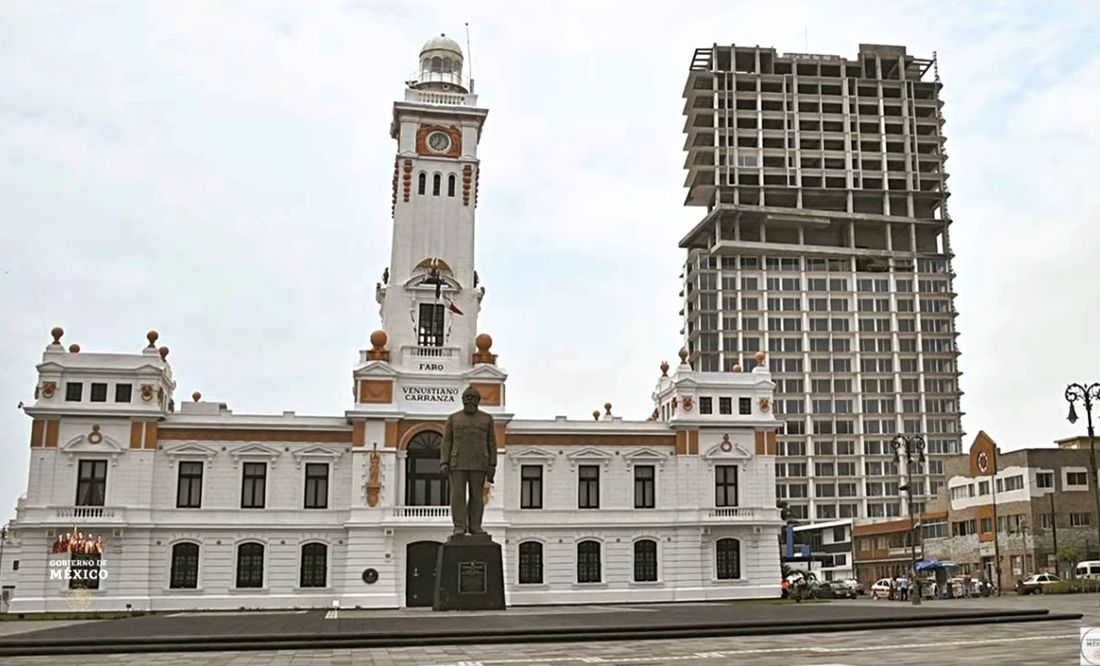 AMLO: Torre Centro en Veracruz es un 'monumento a la corrupción', que 'se moche'