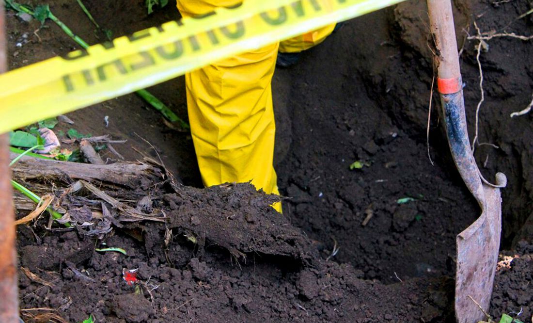 Hallan restos humanos de tres personas en fosas clandestinas en León, Guanajuato