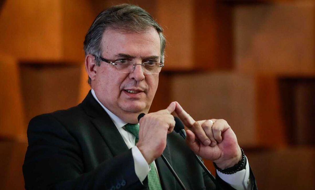 Marcelo Ebrard se registra como primer precandidato presidencial de Morena para 2024
