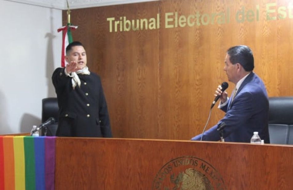 Tacones, Derecho Electoral y orgullo: Ociel Baena, primer magistrade electoral no binarie en AL